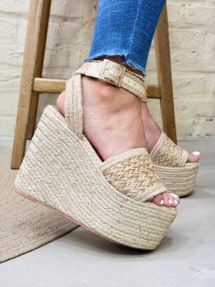 ✨ Lace Up Mediterranean✨